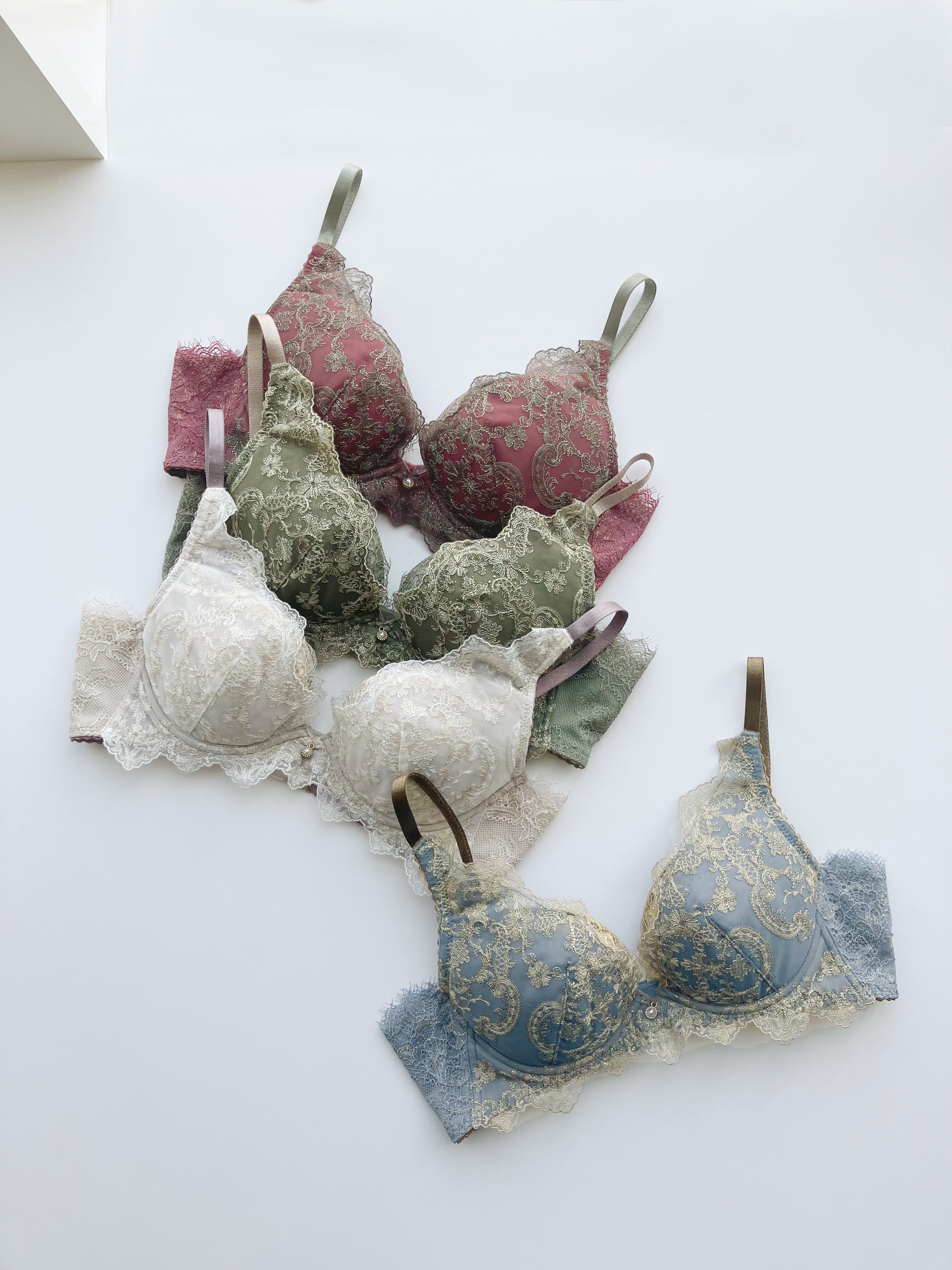 Glama-Rich 脇スッキリ type から新作が登場 | AMPHI（アンフィ）